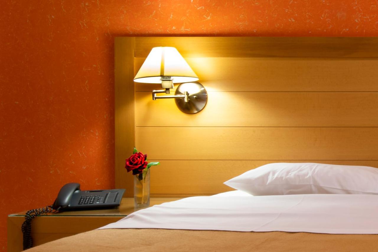 Avra Hotel Méthana Dış mekan fotoğraf