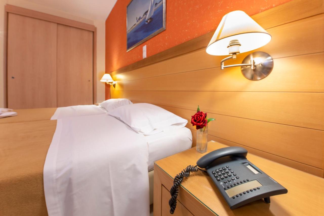 Avra Hotel Méthana Dış mekan fotoğraf