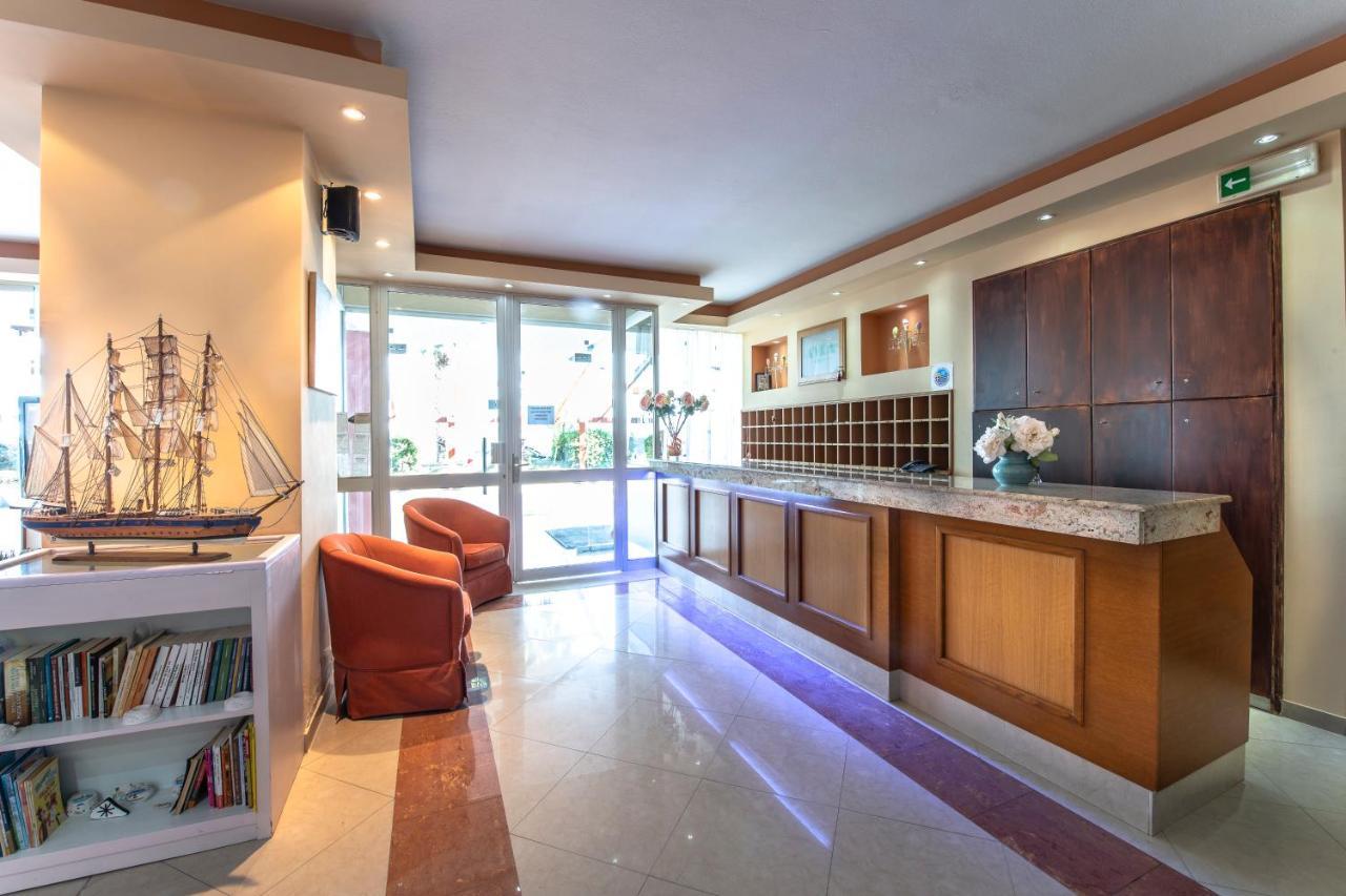 Avra Hotel Méthana Dış mekan fotoğraf